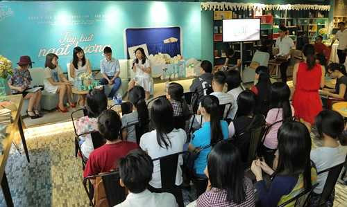 'Tùy bút ngát hương' – Ướp hương từ trang sách