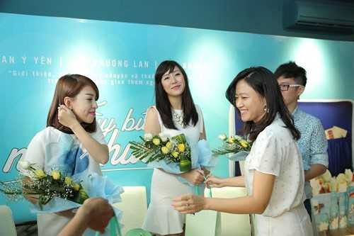 'Tùy bút ngát hương' – Ướp hương từ trang sách