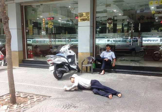 Liệu rằng tình trạng người lang thang ăn xin đóng khổ để xin tiền người dân còn xuất hiện ở TP.HCM?