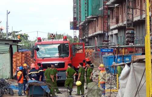 Cháy ở công trình 25 tầng, công nhân hoảng loạn tháo chạy