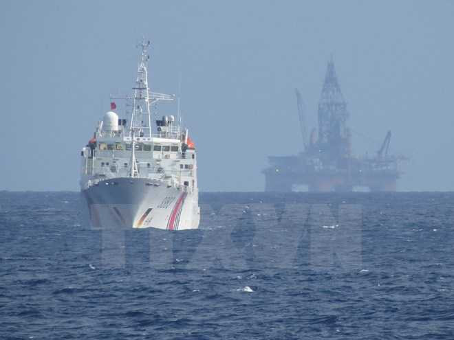 Tàu Trung Quốc bảo vệ giàn khoan Hải Dương 981