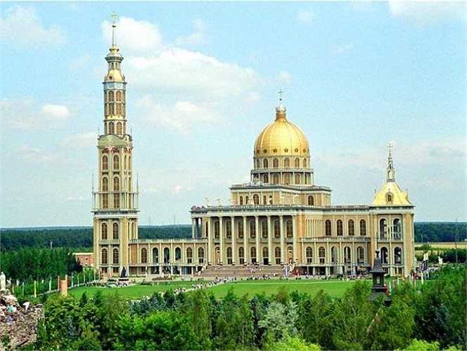 Vương cung Thánh đường Đức Mẹ Địa y tại Ba Lan