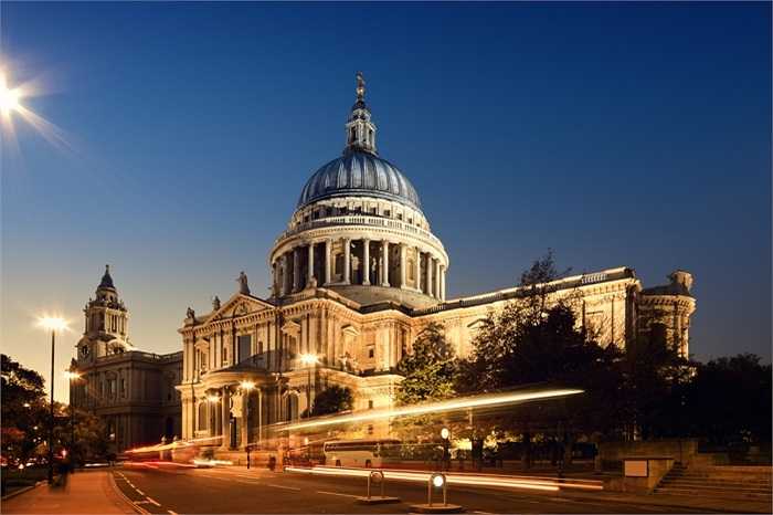 Nhà thờ chính tòa Thánh Paul tại London, England