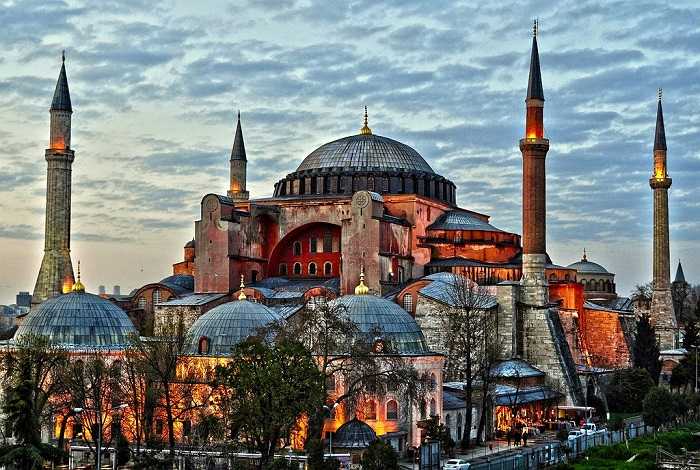 Thánh đường Hồi giáo ở Istanbul, Thổ Nhĩ Kỳ