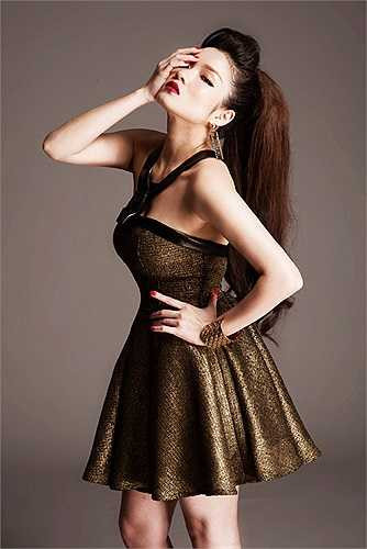 'Tôi nghĩ chuyện yêu đương là một cái duyên, lúc nào cần tới thì nó sẽ tới còn hiện tại tôi vẫn chưa cần', cô nói.