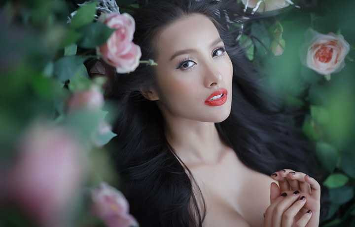 Trong dịp tết dương lịch, Trương Nhi sẽ sang Mĩ để du lịch và đón năm mới cùng anh Lương Bằng Quang. Và sau đó lại trở lại với những dự án khác