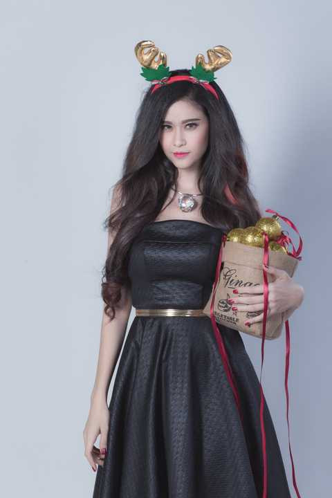 Cô sẽ không để cho con trai mình biết được đó là mình, và cứ hàng năm "ông già Noel" Trương Quỳnh Anh lại trở lại với một món quà mang đến cho con trai mình đến khi nào cậu bé nhận ra đó là mẹ mình thì thôi. 