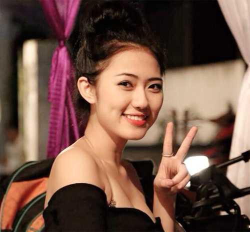 8 hot girl bước vào làng bóng đá Việt 2014