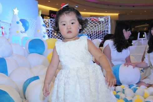 hoa hậu hương giang con gái bụ bẫm