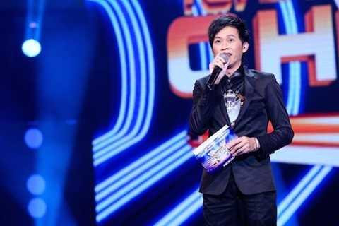 Hoài Linh làm MC trong chương trình The Winner Is 2014.