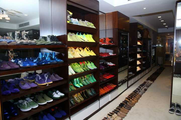 Tất cả đều được anh gìn giữ và sắp xếp cẩn thận như người bạn diễn thân thiết. Qua đó để thấy Mr.Đàm là người cẩn trọng từng chi tiết một.