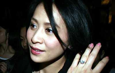 lưu gia linh lương triều vỹ nhẫn cưới