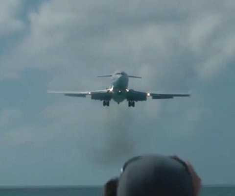 máy bay sát đầu 2