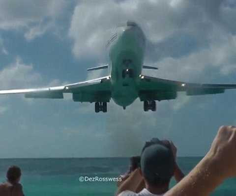 máy bay sát đầu 3