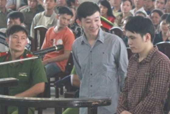 Ngọc Anh mỉm cười khi bị đề nghị án tử hình.