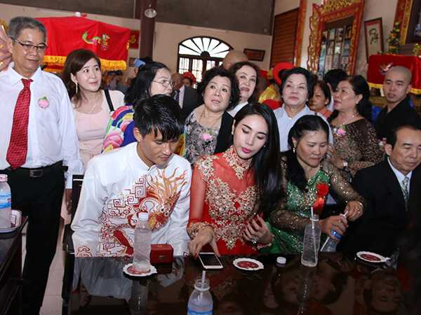 Đám cưới Công Vinh - Thuỷ Tiên 0