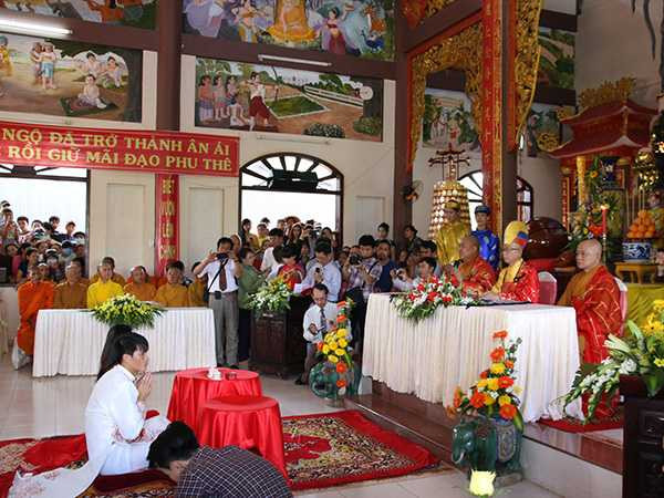 Đám cưới Công Vinh - Thuỷ Tiên 06