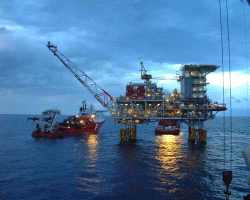 Xuất khẩu dầu mỏ là nguồn thu chính của các nước Trung Á