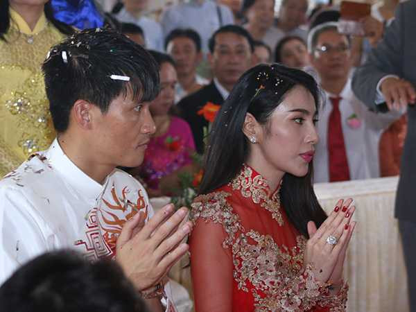 Đám cưới Công Vinh - Thuỷ Tiên 02