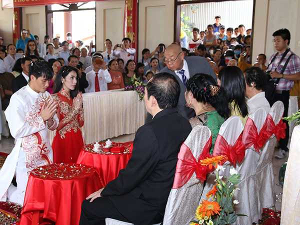 Đám cưới Công Vinh - Thuỷ Tiên 03