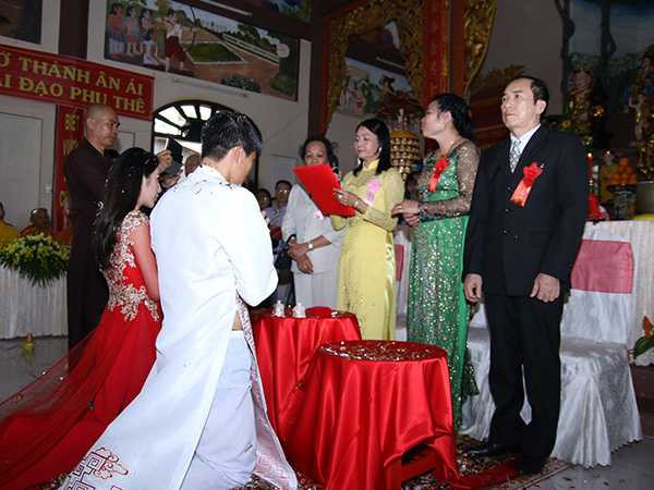 Đám cưới Công Vinh - Thuỷ Tiên 04