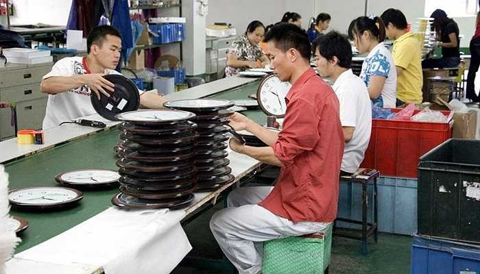 Công nhân sản xuất dây chuyền: 10%. công việc nhàm chán, dây chuyền sản xuất không đổi, cá nhân không đổi, cách làm việc không đổi. Chính vì thế, việc uống rượu sau mỗi ca làm là điều khó tránh.