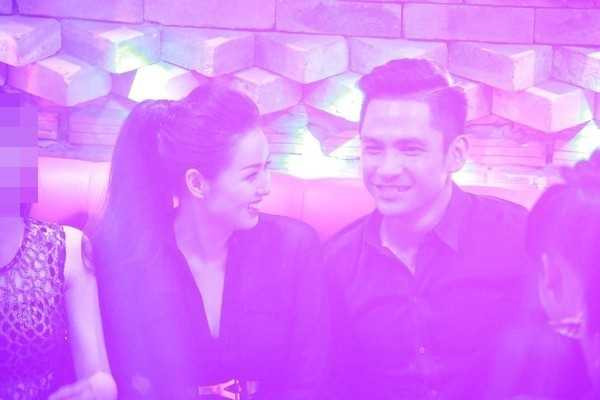 Tâm Tít và bạn trai đi chơi bar cuối tháng 11. Ảnh: Kênh 14