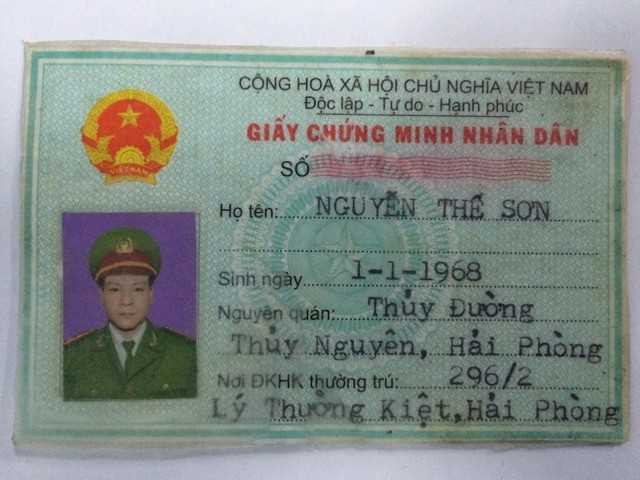 CMND rởm có ảnh Sơn trong trang phục Công an nhân dân.