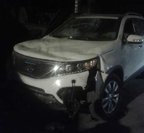 Hà Nội: Ô tô đâm thủng tường nhà văn hóa trong đêm