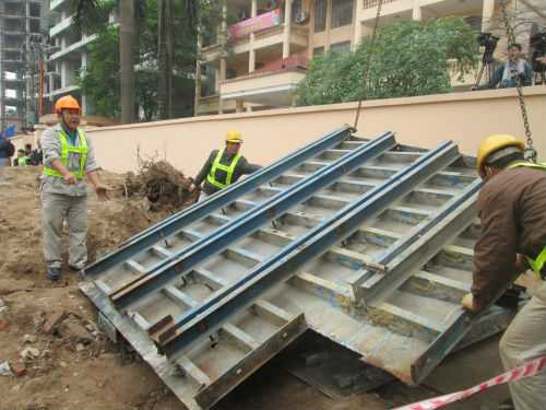 Sập giàn giáo ở dự án đường sắt trên cao: Tài xế taxi kể giây phút kinh hoàng