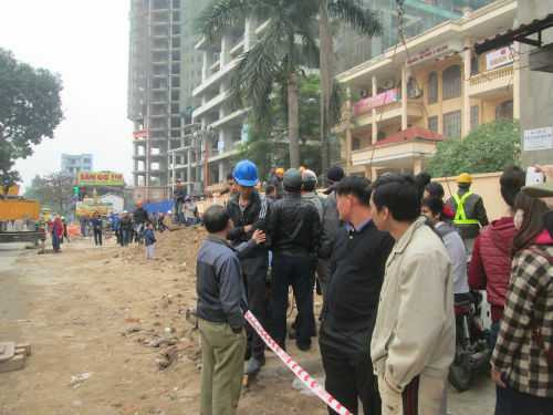 Sập giàn giáo ở dự án đường sắt trên cao: Tài xế taxi kể giây phút kinh hoàng