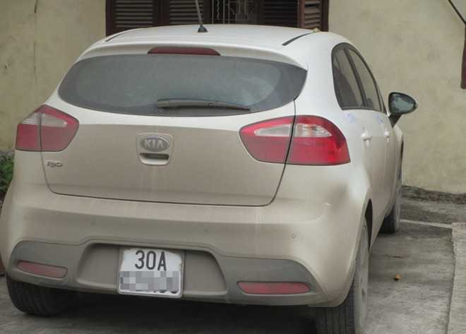 Ba mẹ con lái xế hộp mới đi ăn trộm