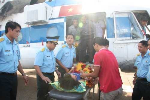 Điều trực thăng ra Phú Quốc cứu người bị côn trùng lạ đốt 