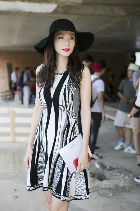 Ngoài ra, gu thời trang của Dương Yến Ngọc cũng được mọi người đánh giá cao bởi sự thanh lịch và đầu tư chỉn chu.