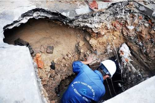 Xuất hiện hố tử thần 3m ngay trung tâm TP.HCM