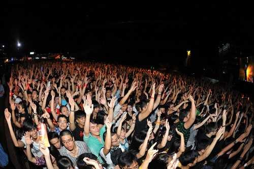 MobiFone RockStorm7 mang đến TP.HCM một bữa tiệc âm nhạc đa sắc màu