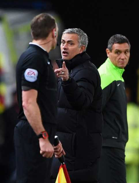 Mourinho mắng trọng tài