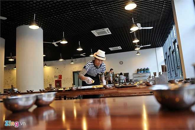 Điểm nhấn đặc biệt tại trường đó là căng tin hiện đại. Trong đó khu dành riêng cho tiểu học và THCS với cách bày trí khác nhau.