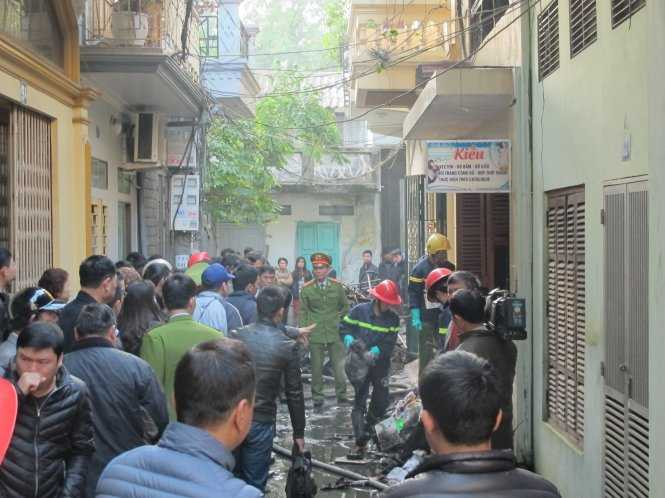 Thảm cảnh trước bình minh, năm thi thể trong một ngôi nhà cháy