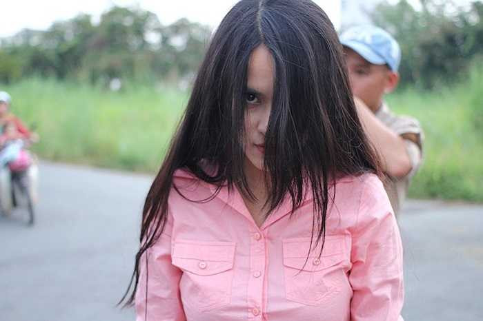 Thoát khỏi hình ảnh 'ma nữ' trong phim Quả tim máu, Tú Vi tiếp tục khẳng định mình với vai diễn có số phận nghiệt ngã.