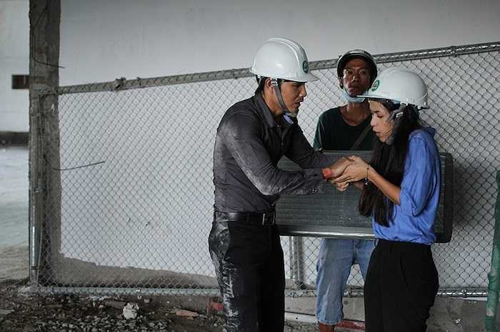 Qua những tập đầu tiên của 'Đi qua mùa gió', có thể thấy vai diễn của Tú Vi không hề đơn giản. Cô phải trải qua nhiều biến cố gian nan, những phần biểu hiện tâm lý đầy phức tạp.