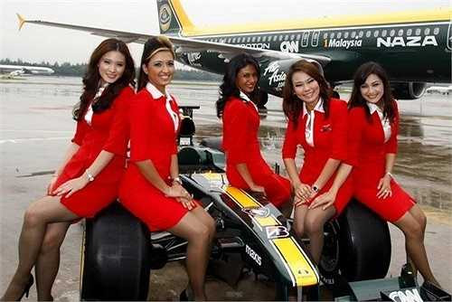Malaysia AirAsia là một hãng hàng không giá rẻ có trụ sở ở Kuala Lumpur, Malaysia. Đây là công ty 'mẹ' của hãng hàng không Air Asia có máy bay Airbus A320-200 mang số hiệu QZ8501 bị mất tích đang dậy sóng dư luận. Air Asia từng 'nổi như cồn' vì có dàn nữ tiếp viên hàng không vô cùng xinh đẹp.