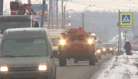 86 USD một cuốc taxi trên xe trinh sát Nga bọc thép