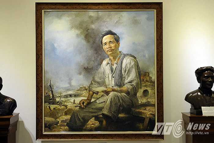 Bên cạnh đó triển lãm còn trưng bày rất nhiều các tác phẩm hội họa, điêu khắc, ảnh về các vị Đại tướng khác của Quân đội Nhân dân Việt Nam như Đại tướng: Nguyễn Chí Thanh.