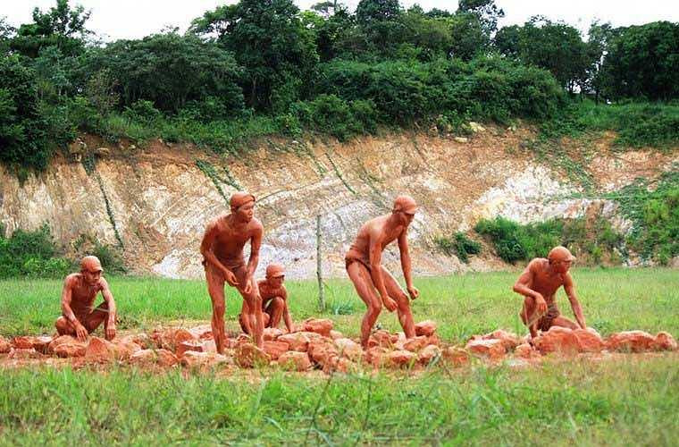 Trong đó, lực lượng đặc công đánh bộ có khả năng tác chiến ở cả đồng bằng, rừng núi và đô thị, đánh vào các mục tiêu trên bộ. (Theo Kiến thức)