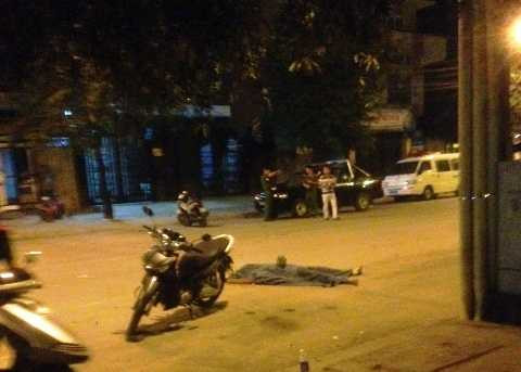 Nổ súng truy sát trong đêm ở TP.HCM, 2 người thương vong