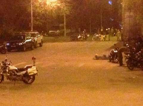 Nổ súng truy sát trong đêm ở TP.HCM, 2 người thương vong