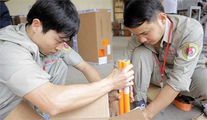 Để thực hiện chương trình, tập đoàn Bitexco hợp tác cùng Công ty TNHH MTV hóa chất 21 (Bộ Quốc phòng), nhà thầu phụ Ruggieri (Pháp) cùng lên ý tưởng và thực hiện chương trình. 