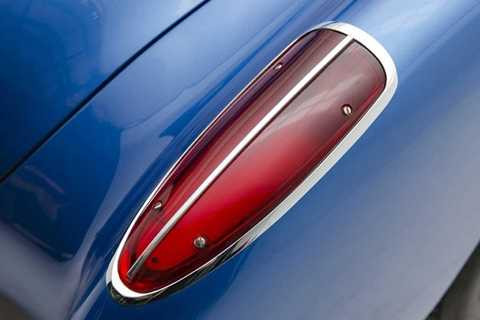 Chevrolet 'hàm cá mập' siêu hiếm đạt giá 6,8 triệu USD