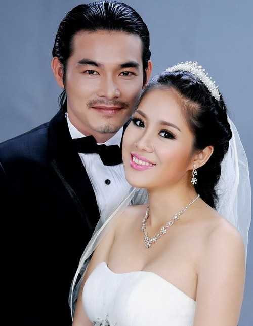 Cặp đôi Lê Phương - Quách Ngọc Ngoan kết hôn năm 2012 và có với nhau một cậu con trai kháu khỉnh. Quyết định kết duyên với người đàn ông đào hoa nhất nhì làng phim Việt, Lê Phương chịu không ít điều tiếng từ dư luận. Tuy nhiên, tại thời điểm đó, cô vẫn dành cho chồng những lời có cánh, khen anh là người hoàn hảo.